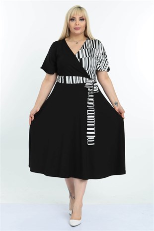 Kadın Siyah Beyaz Çizgi Desenli Kruvaze Yaka Büyük Beden Elbise