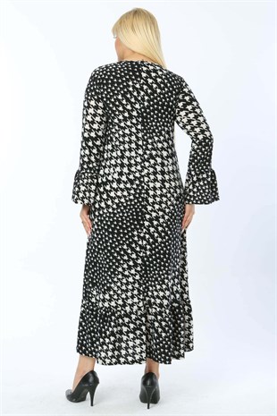 Kadın Siyah Beyaz Kazayağı Desenli Biye Yaka Kol ve Etek Ucu Fırfırlı Büyük Beden Elbise